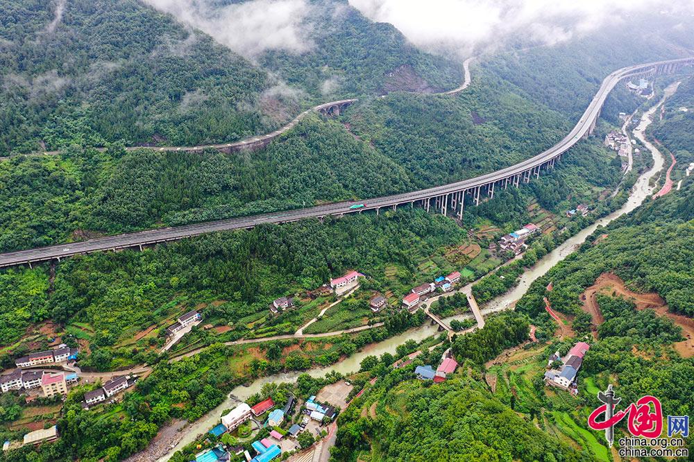 脱贫有方 致富有效 鸟瞰各地“脱贫成绩单”[组图]