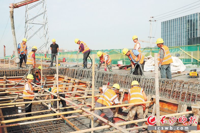 长沙星沙盼盼路上跨京港澳高速 未来可直通马栏山片区