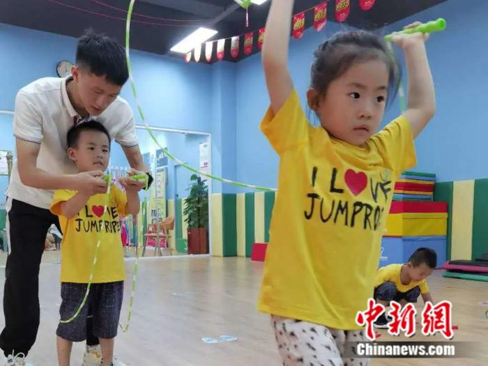火热的跳绳培训班：多一种焦虑，还是多一个选择？