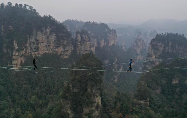 张家界：扁带选手峰林竞技