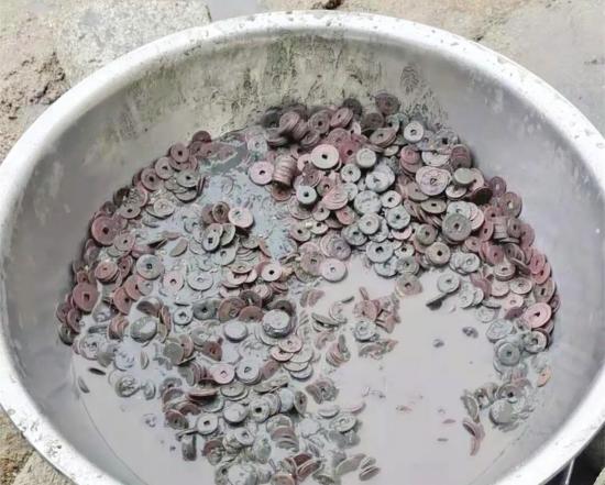 崇宁重宝是哪个皇帝：宁乡村民修固池塘时挖出一万多枚窖藏古币，多铸于北宋