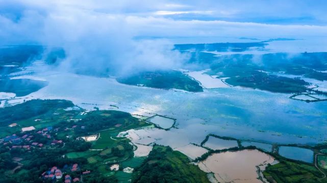 冲积平原淤积了巨量泥沙千万年来长江水系的冲刷长江中游是古代楚文化