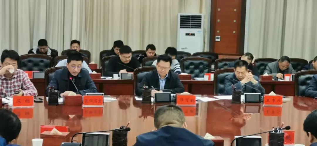 孙杨受到英雄般的礼遇郝蕾韩红