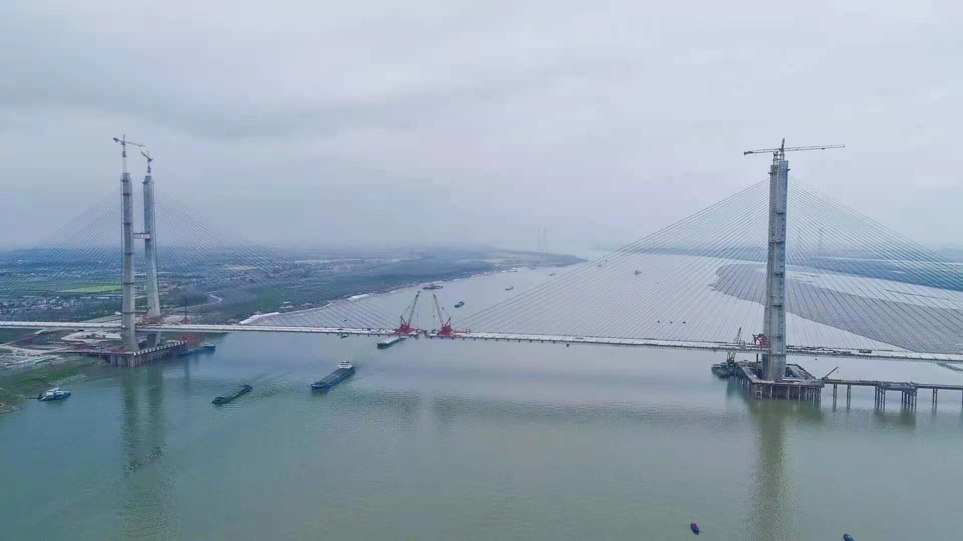 世界首座大跨度串联式斜拉桥珠海洪鹤大桥通车运营|珠海_新浪财经_新浪网