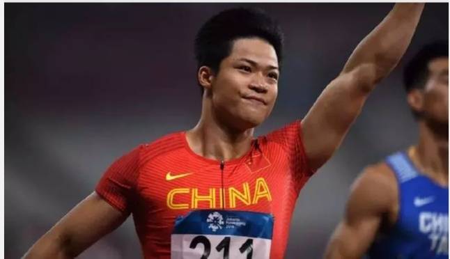 今年此前男子100米的国内最好成绩,是李文杰跑出的10秒28.