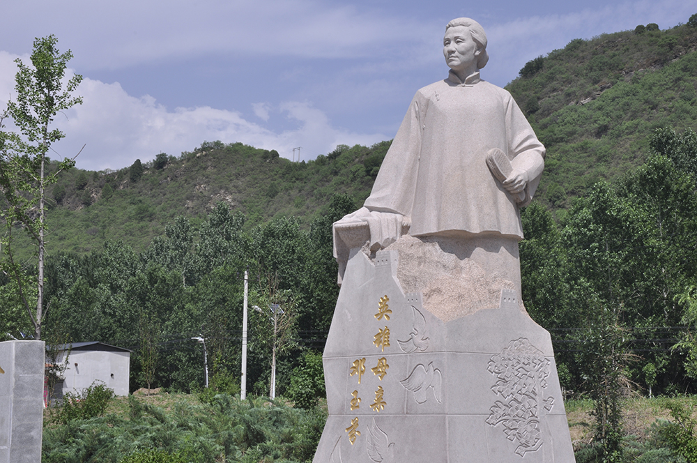 天天学习丨英雄母亲邓玉芬