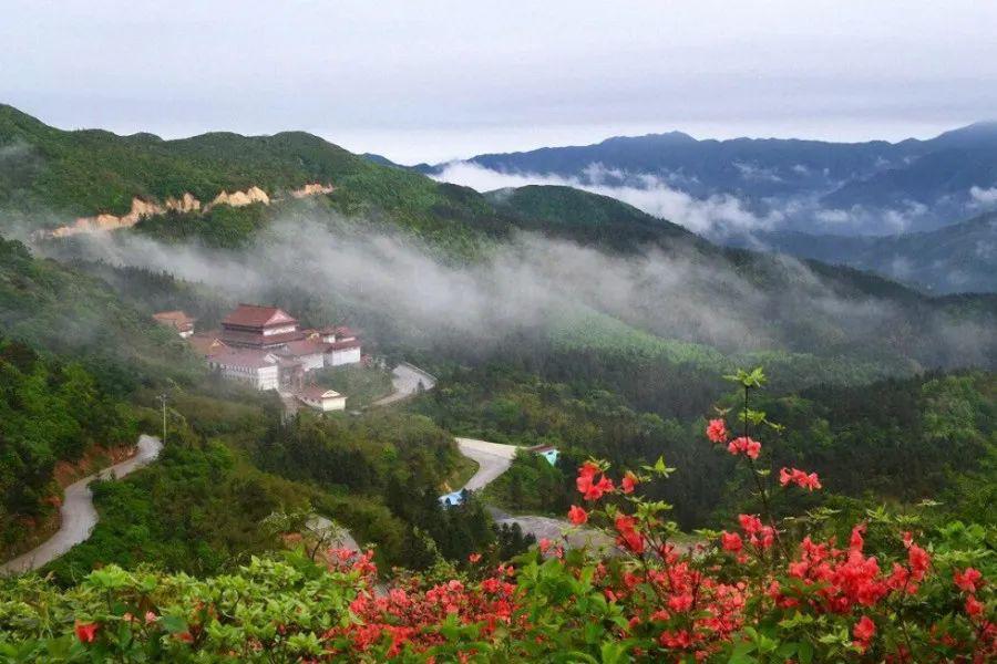 陽明山主體在雙牌縣境內東北隅,與零陵區,祁陽縣,新田縣,寧遠縣等接壤