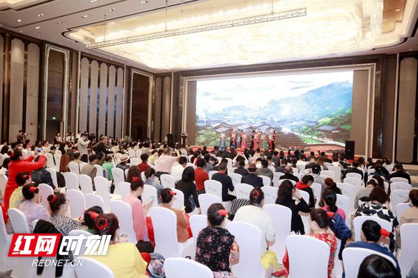 “川湘时光·万人共此时”2021年张吉怀旅游推介会走进四川