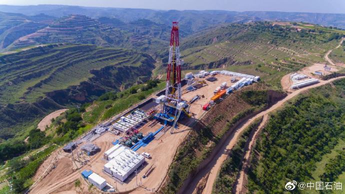 中石油探明地质储量超10亿吨级页岩油大油田