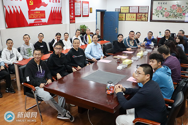 湖南科技大学校长朱川曲出席土木工程学院21级土木工程4班第一次班会