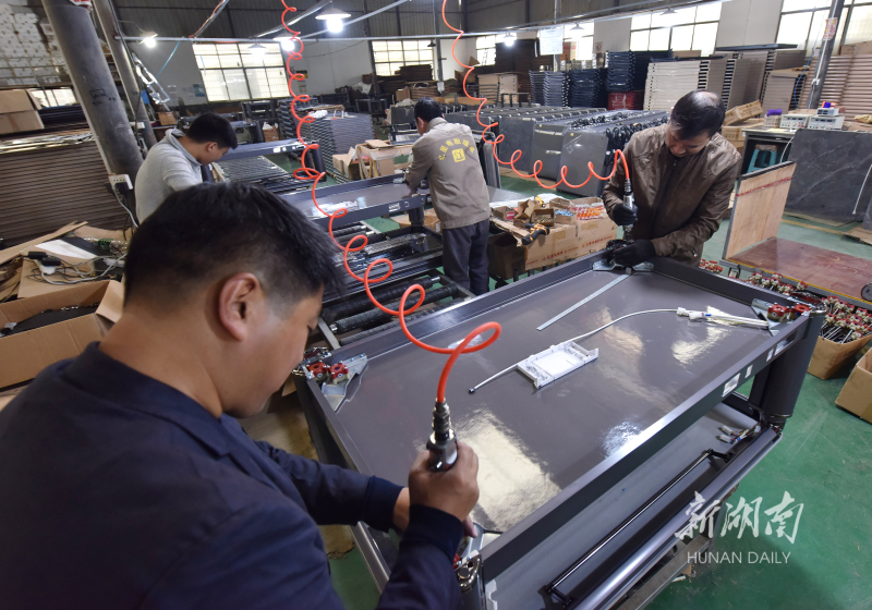 取暖桌排行榜_冷冷冷!万福星多功能取暖桌完美解决!发热快,能耗低,干净安全,...