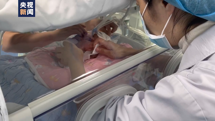 世界早产儿日丨出生仅810克的迷你宝宝一天天长大