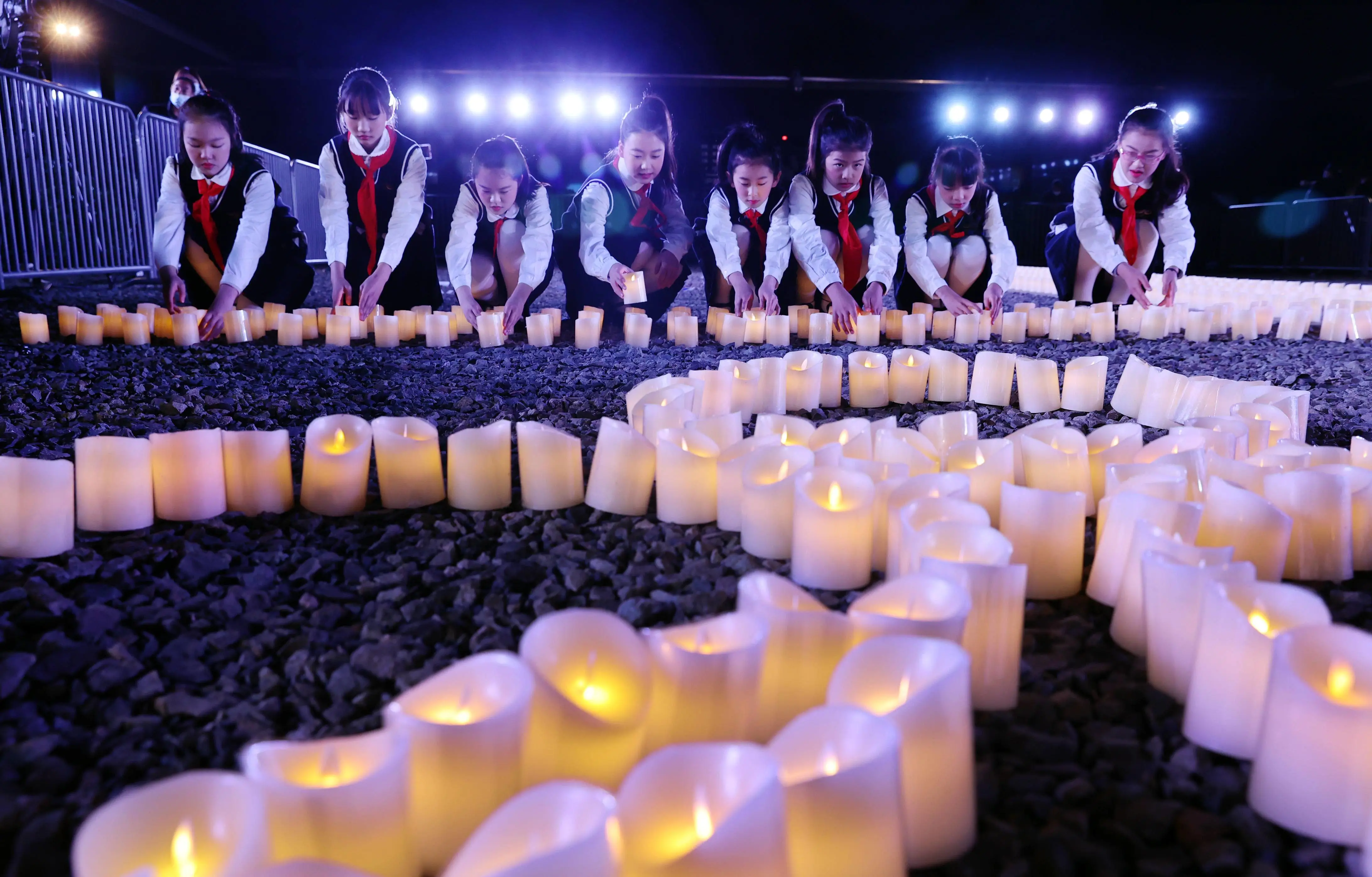 昨夜,南京点亮和平烛光! - 头条轮播图 - 新湖南