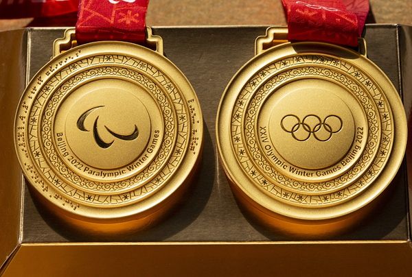 2022冬季奥运会奖牌图片