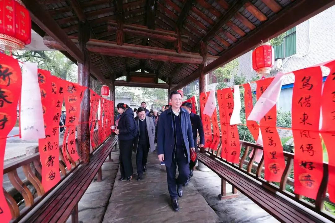 “祖国新春好 幸福进万家——湖南省书法家协会送万福书万联进万家”活动走进浏阳