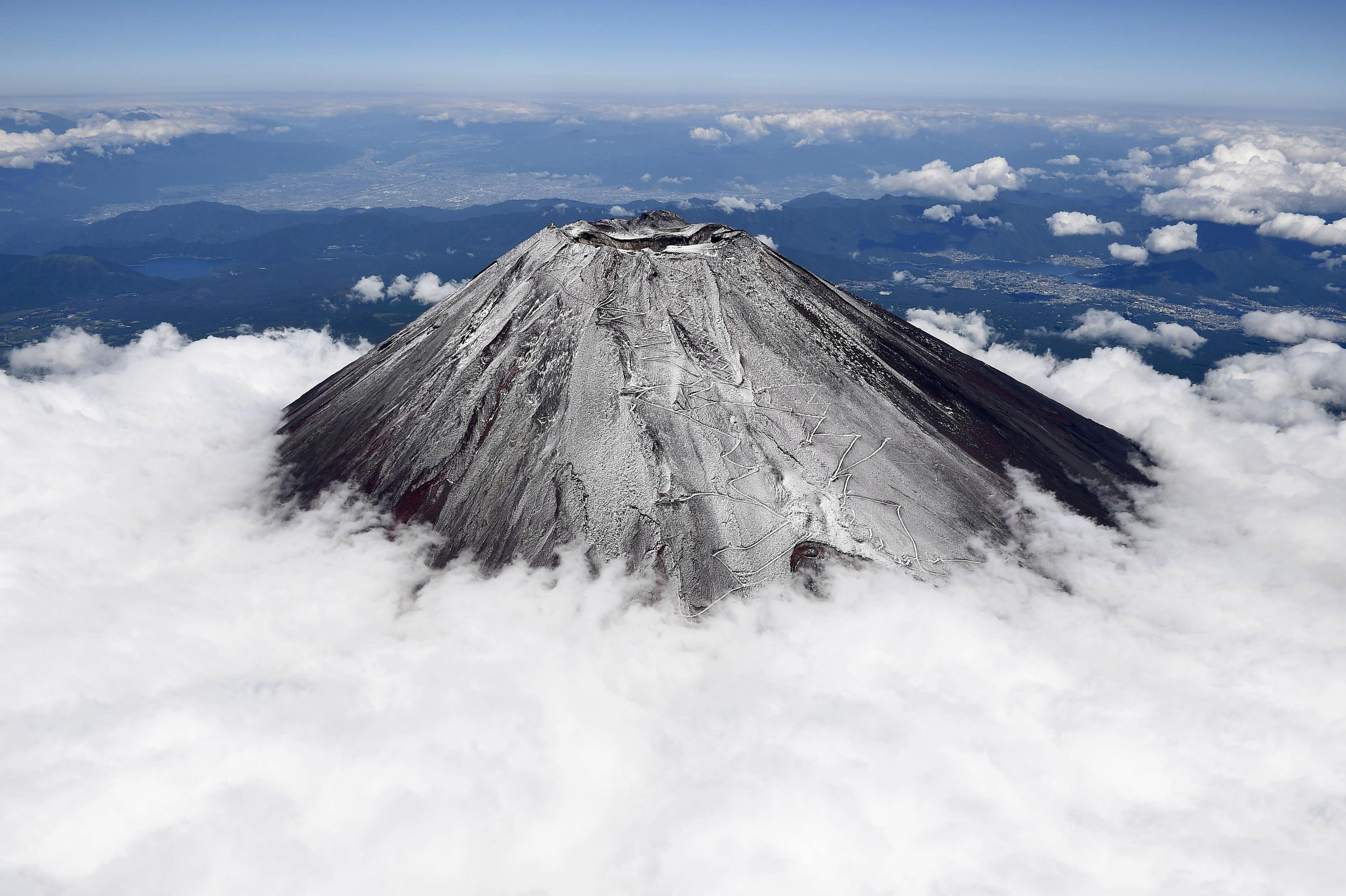 日本富士山喷火口增加近6倍专家称随时都有喷发可能-新湖南