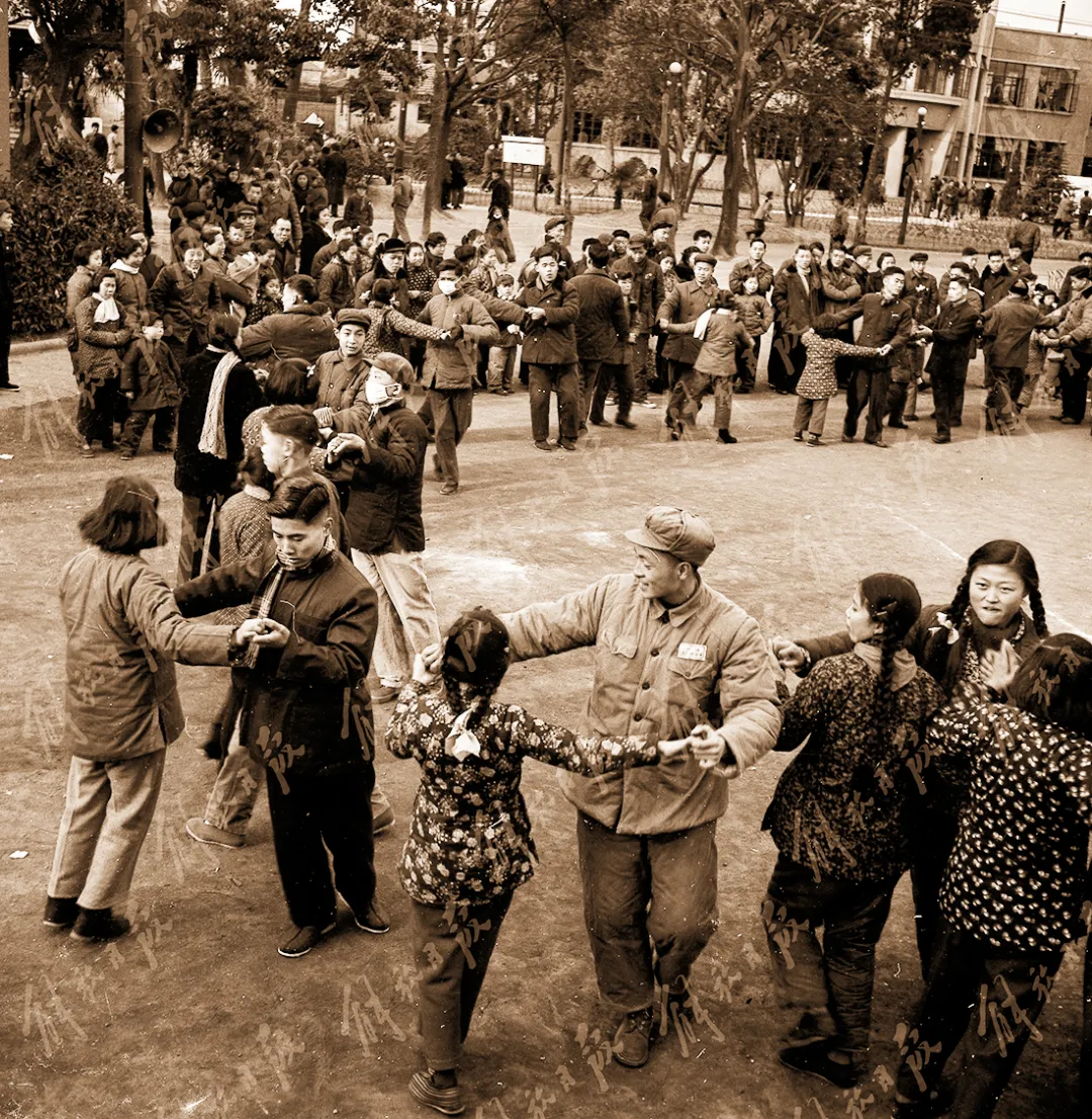 20世纪50年代的春节人们都在干啥