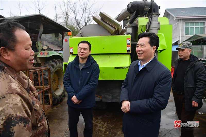 黎春秋在中方县鹤城区调研春耕备耕工作