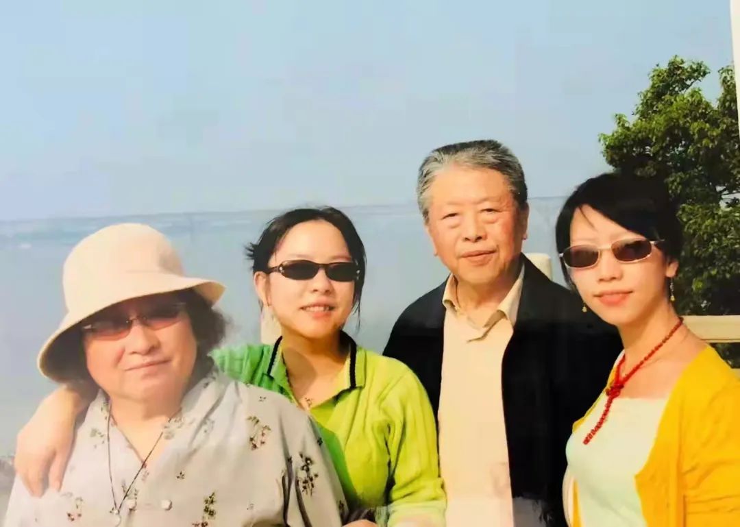 写给春日里的父亲——谢璞