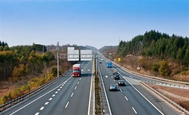 清明假期高速公路免费通行 预测全省高速公路出入口总流量为495万辆
