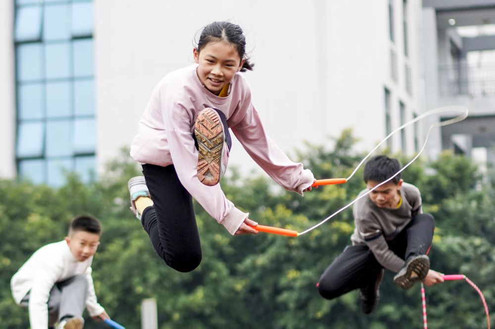 攀岩、轮滑、滑板、飞镖……这些运动项目进入义务教育课程标准