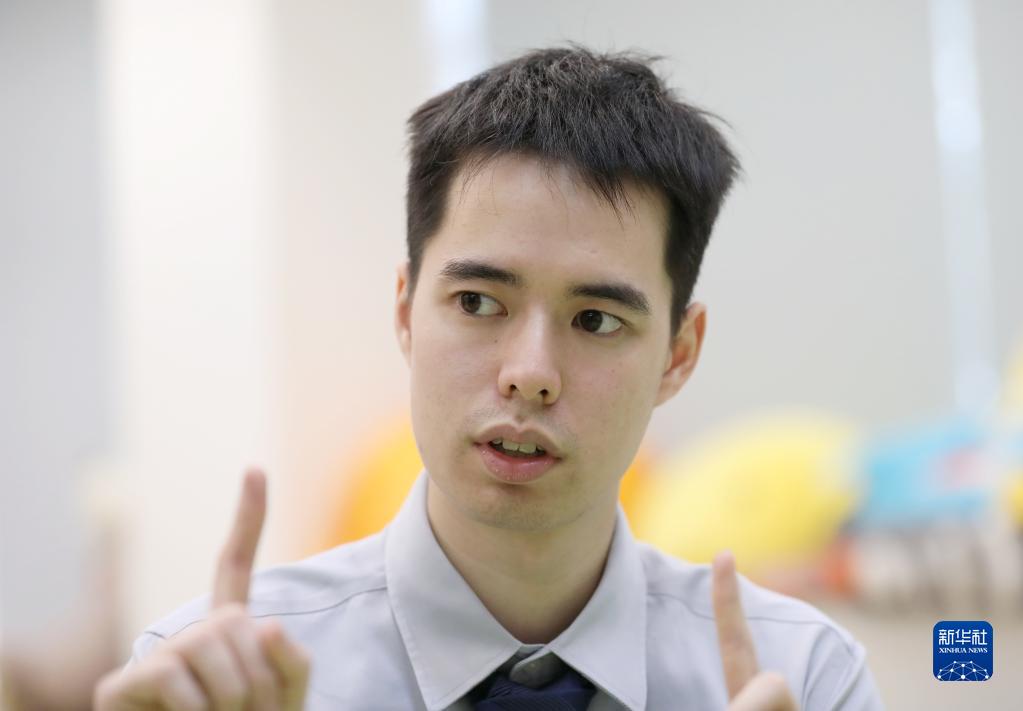 黄泽江的选择 香港才是我的家 新湖南