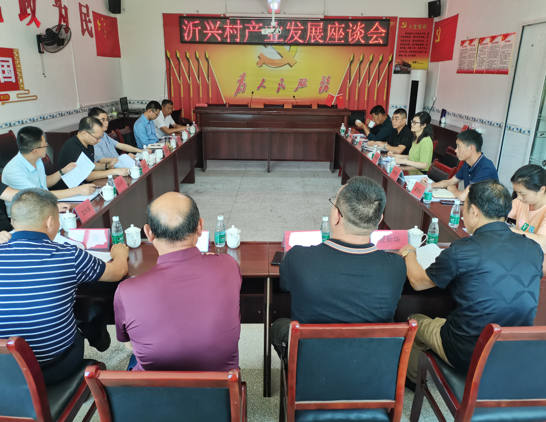 原来是益阳市委统战部常务副部长赵颖君率"湖南省百人计划"专家陈立文