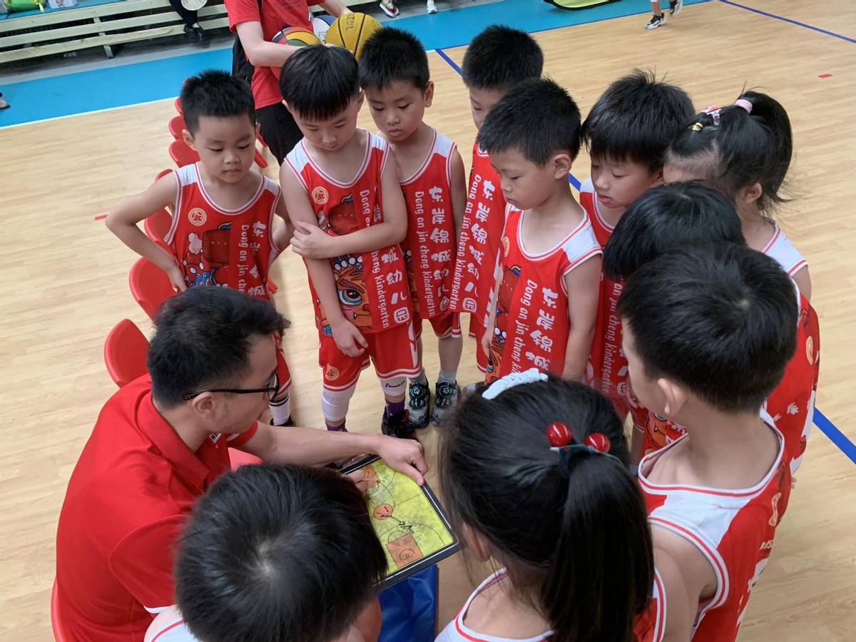 芙蓉区教育局东岸锦城幼儿园荣获多项体育殊荣