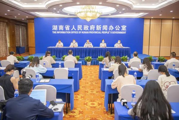 芙蓉国评论外贸“马车”拉动经济企稳向前