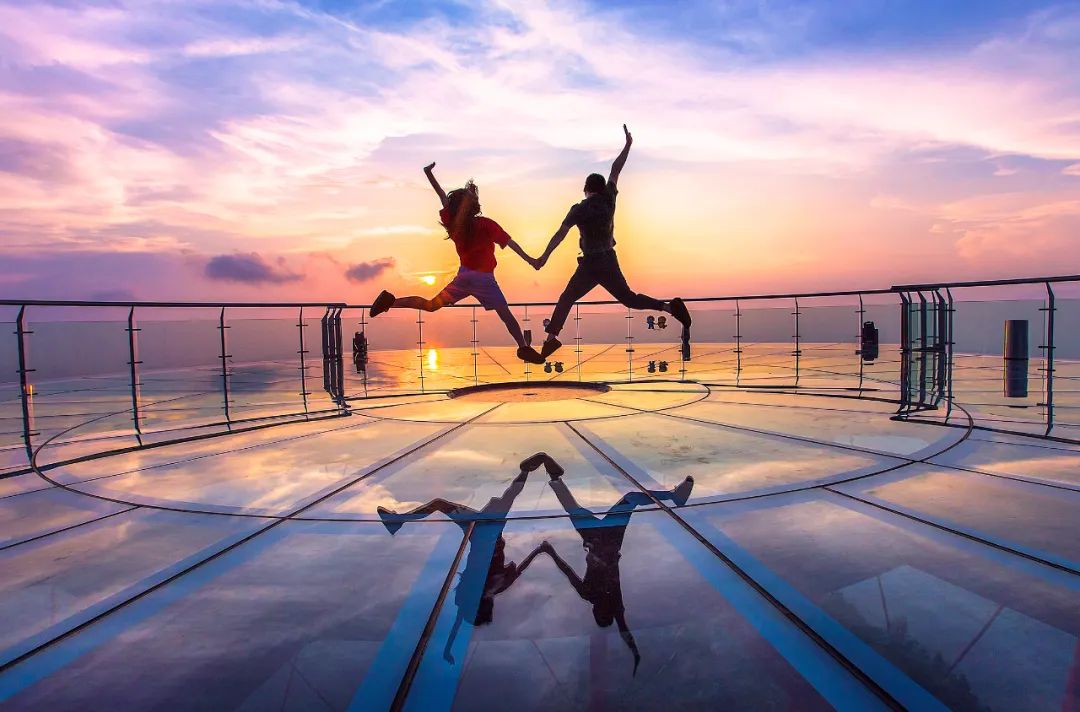 彭建 摄 田莉 摄 罗德林 摄 8月4日，七夕。张家界七星山旅游度假区推出