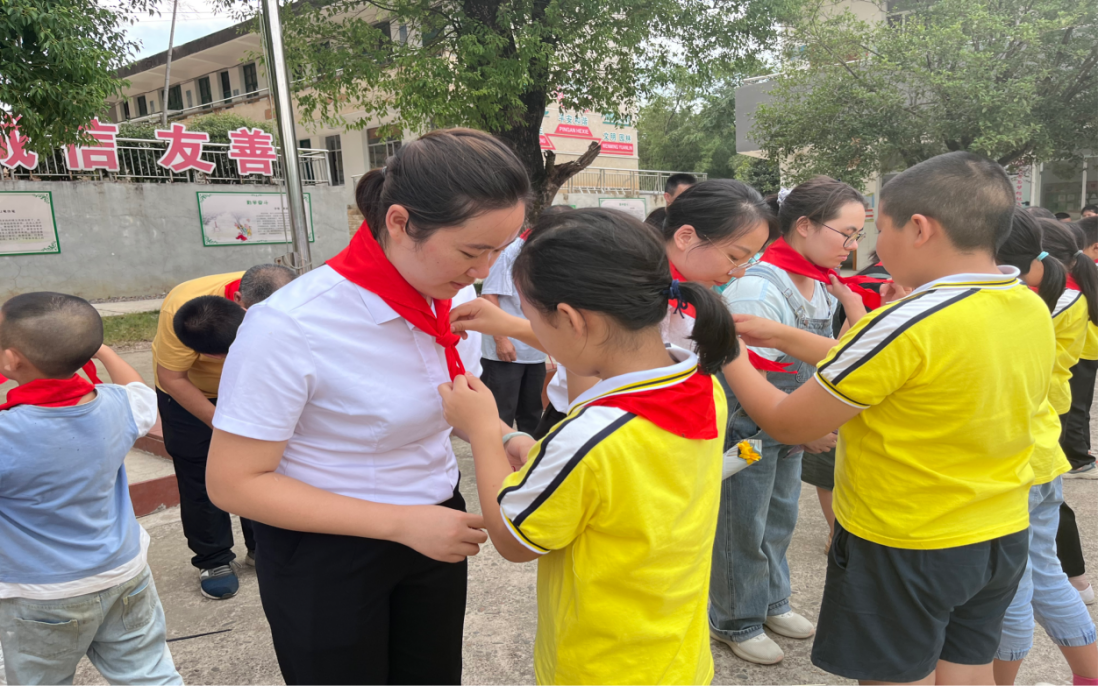 西塘观完小举行2022年秋季表彰大会暨教师节主题活动