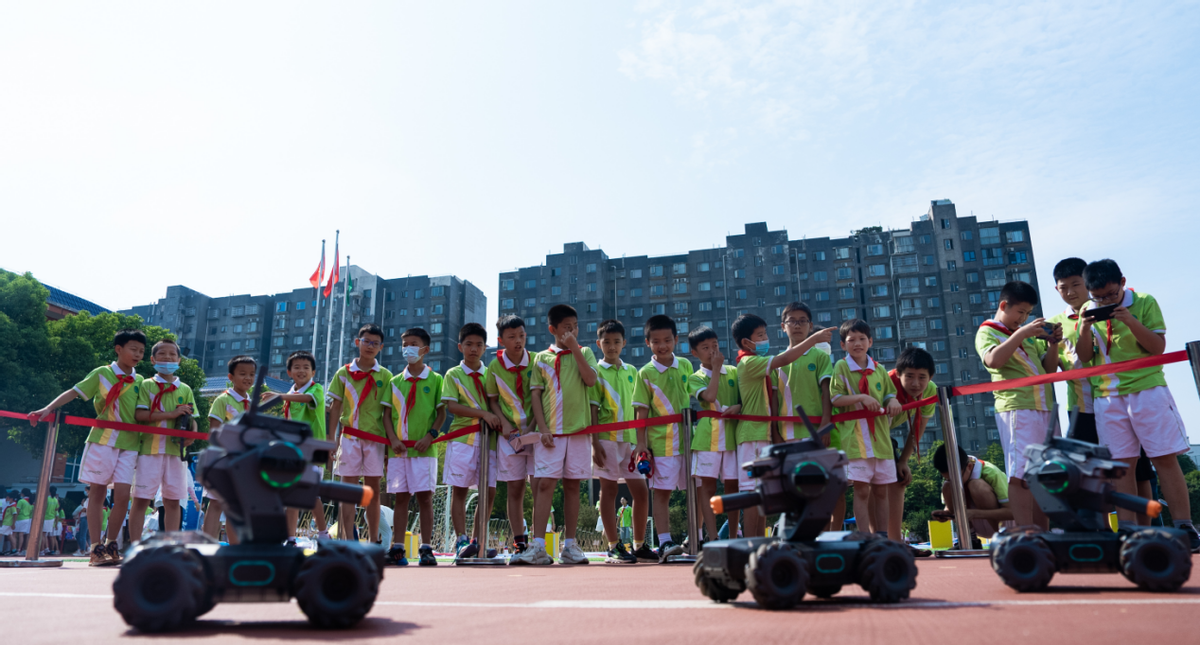 天心区湘府英才小学开展“减负不减趣，科普筑梦行”趣味科普游园活动