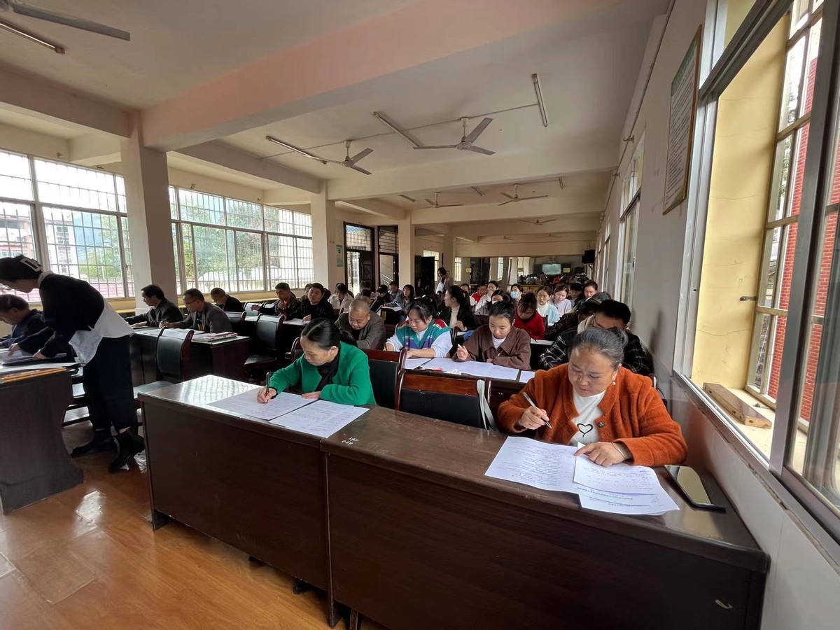 陈家河小学组织召开清廉从教专项警示大会