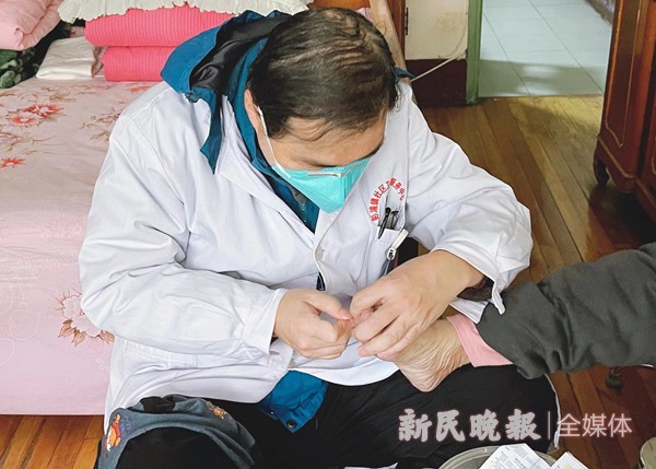 过年丨新年，记者跟家庭医生上门：我很“胆小”的，只想好好守护他们 - 华声在线