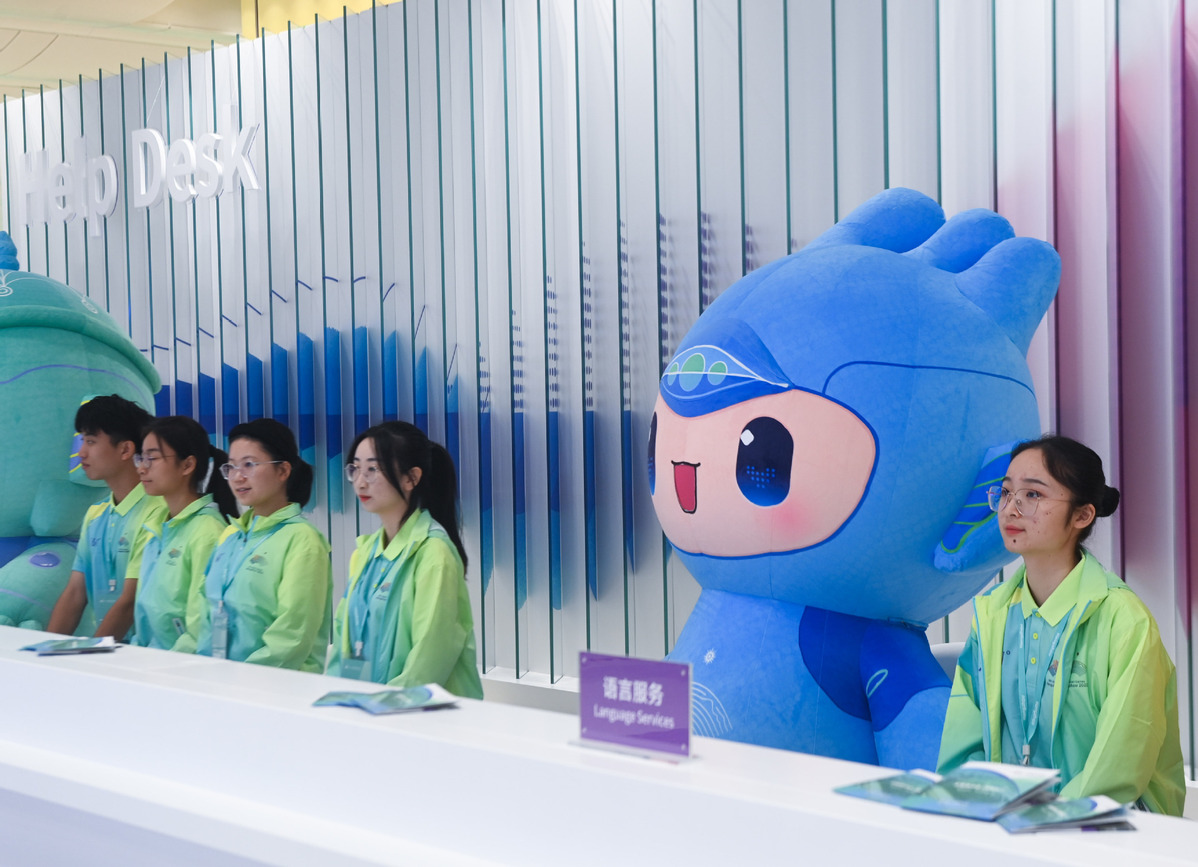 世界看亚运我来亚运会当志愿者啦外籍小青荷圆梦杭州这是人生浓墨重彩