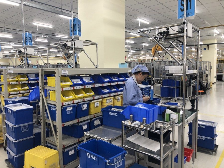 这是天津市北辰区的smc(天津)制造有限公司的生产车间(10月20日摄).