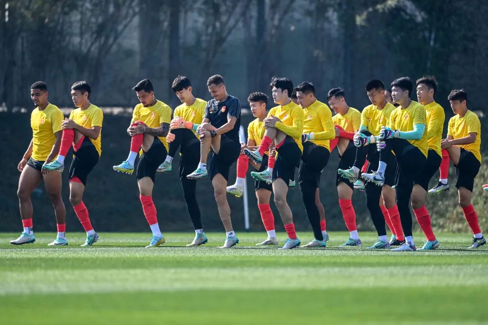 周末·体育丨亚洲杯首战 中国男足胜算几何？