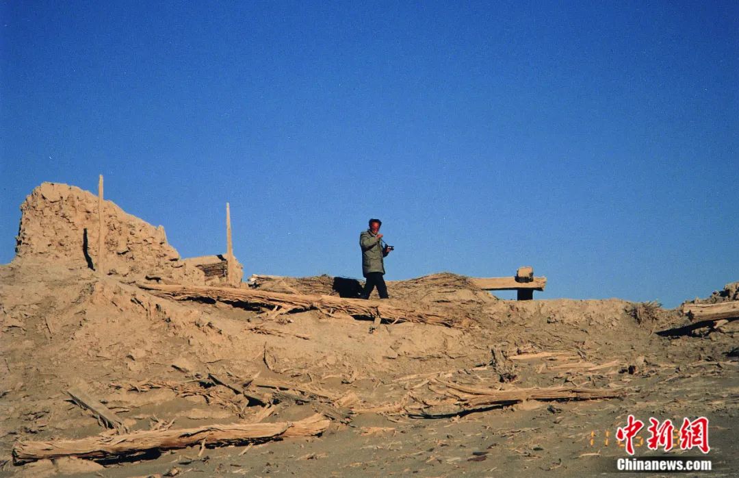 "的消息引发轰动,王炳华率队进入位于罗布泊西北的孔雀河河谷进行考察