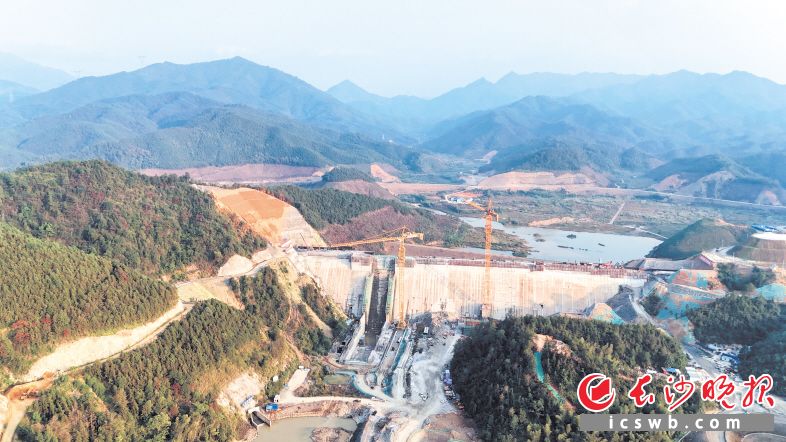 项目建设迎来重要节点 椒花水库大坝主体冲刺年底完工