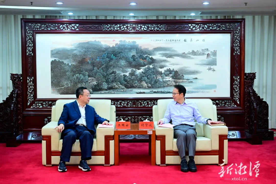 胡贺波会见台湾大健康产业联盟协会王国安一行