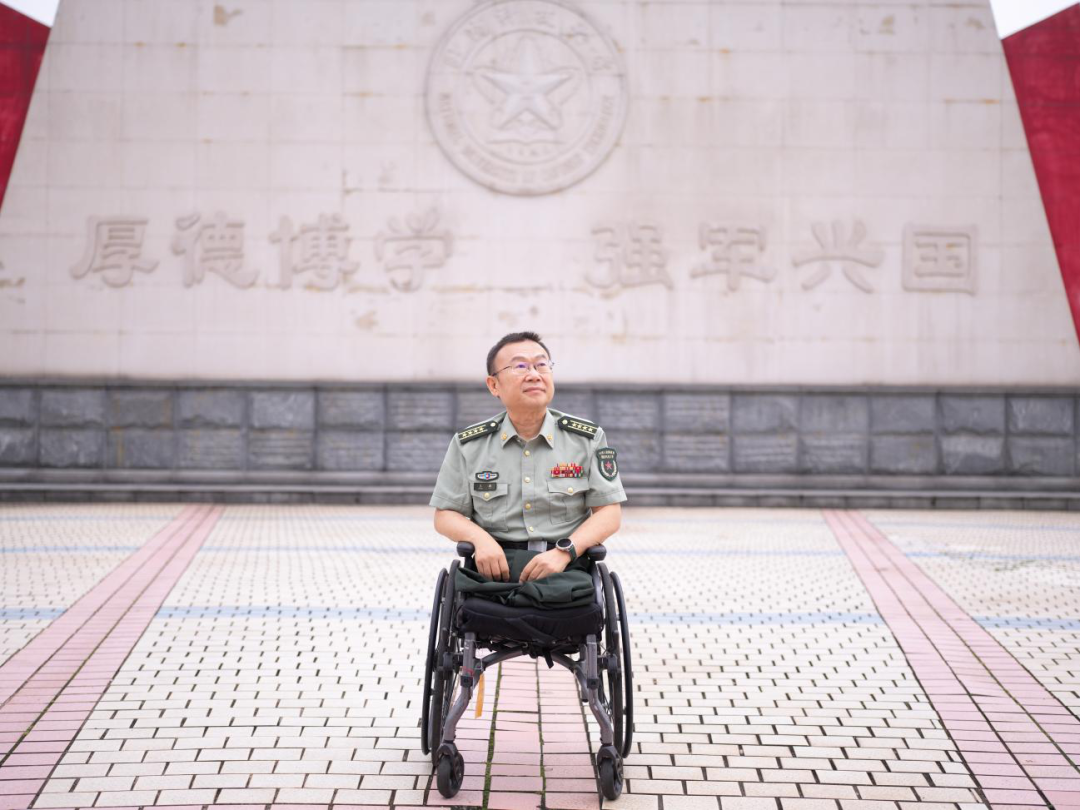 “你叫王戟，可不能折戟沉沙呀！”