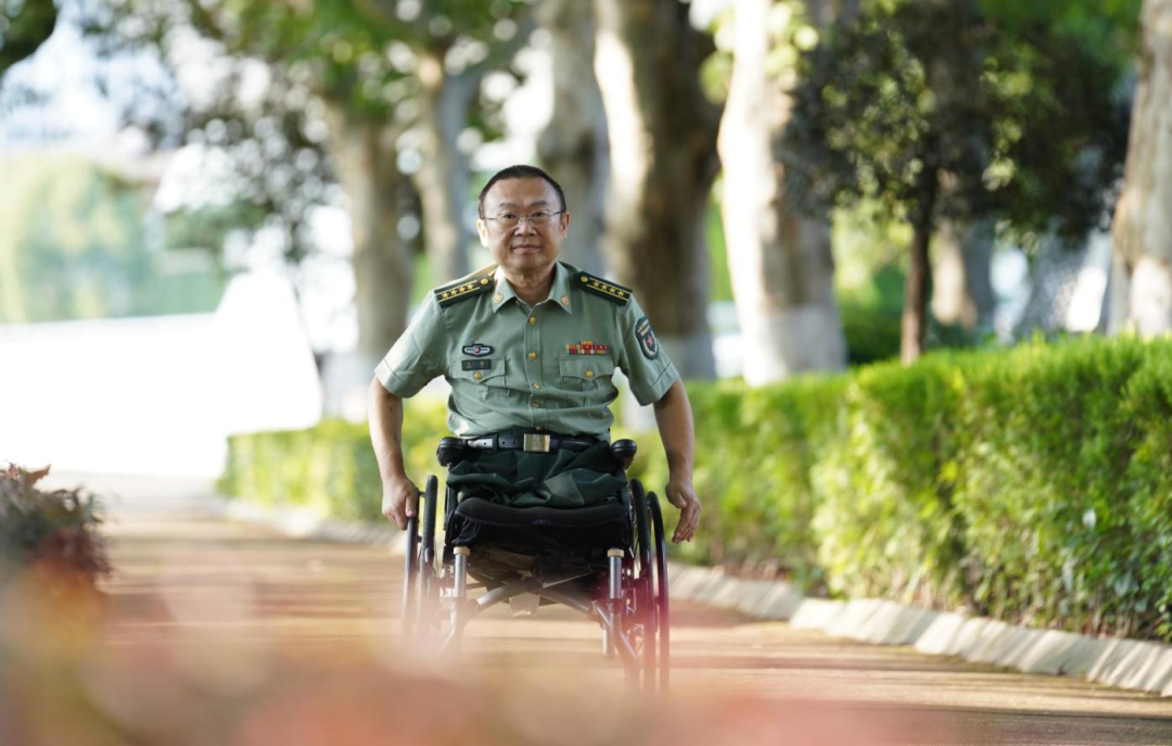 “你叫王戟，可不能折戟沉沙呀！”
