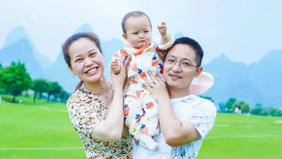 少校飞行员嫁给陆航上尉!战友:怎么追到的?