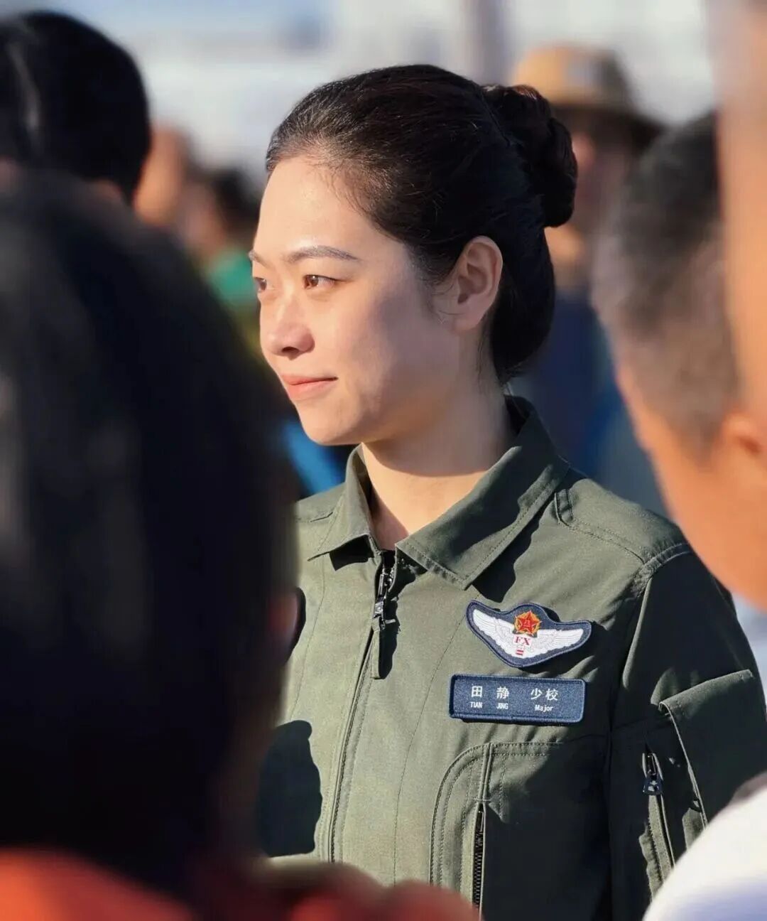 少校飞行员嫁给陆航上尉!战友:怎么追到的?