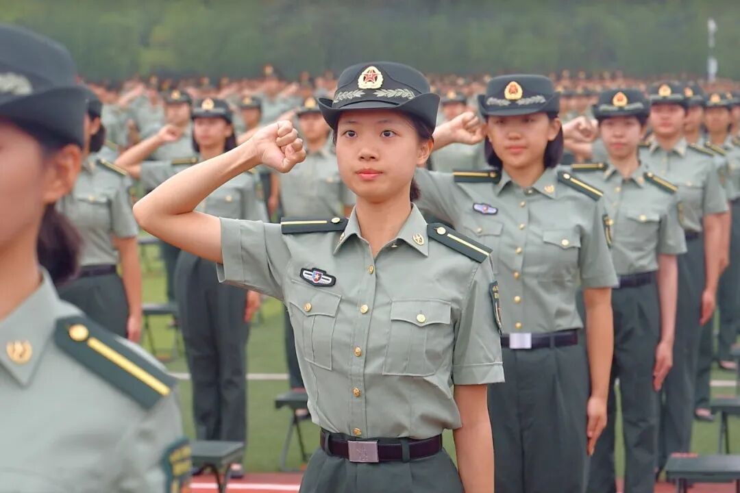 国防科大2000+新学员，授衔！