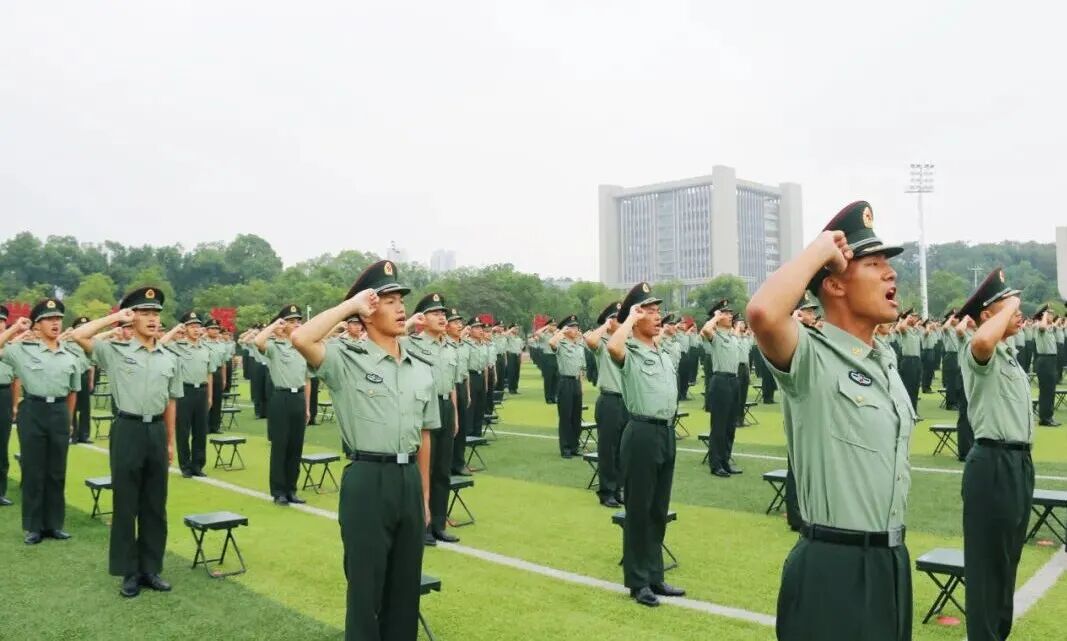 国防科大2000+新学员，授衔！